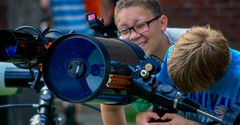 Sterrenkundige zomerkampen voor jongeren